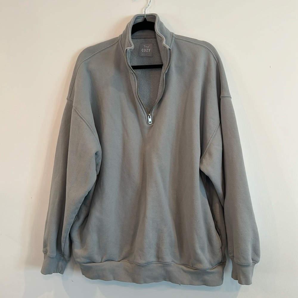 Aritzia/ TNA sweater